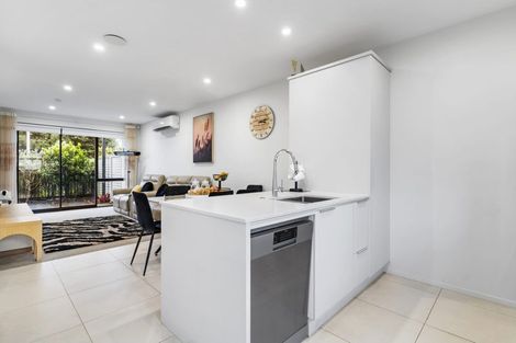 Photo of property in 16 Rorida Lane, Flat Bush, Auckland, 2019