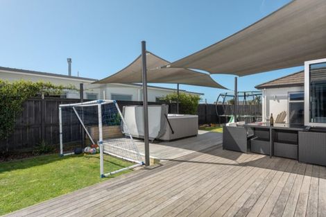 Photo of property in 134 Oriental Parade, Papamoa Beach, Papamoa, 3118