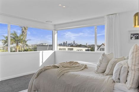 Photo of property in 39a Aramoana Avenue, Devonport, Auckland, 0624