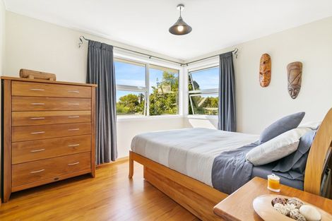 Photo of property in 11 Blakeborough Drive, Forrest Hill, Auckland, 0620