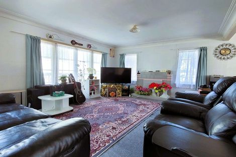 Photo of property in 30 Kereru Street, Henderson, Auckland, 0612