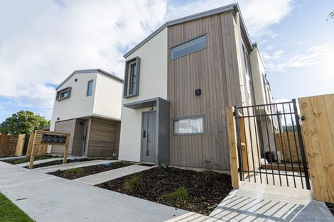 Photo of property in 2/43 Churton Crescent, Taita, Lower Hutt, 5011