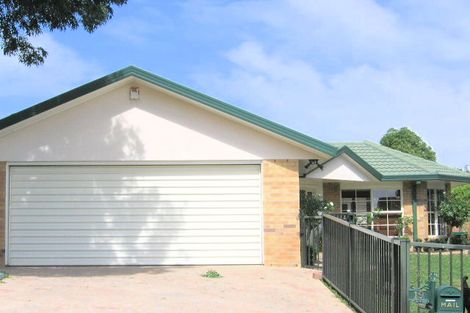 Photo of property in 19 Taroka Close, Pinehill, Auckland, 0632