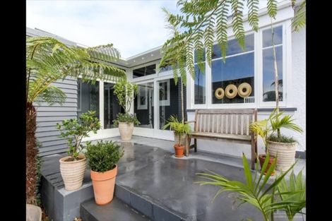 Photo of property in 21 Watson Street, Strandon, New Plymouth, 4312