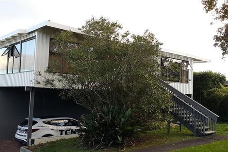 Photo of property in 16a Oban Road, Browns Bay, Auckland, 0630