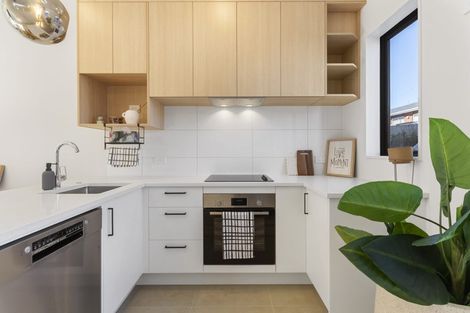 Photo of property in 13 Paetai Lane, Te Atatu Peninsula, 0610