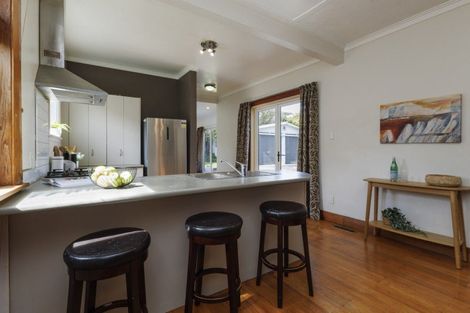 Photo of property in 17 Ranelagh Street, Karori, Wellington, 6012