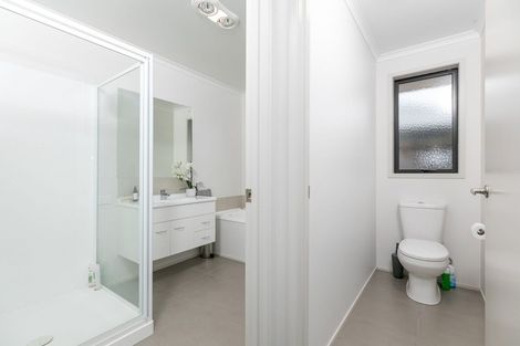 Photo of property in 8 Max Landing, Grandview Heights, Hamilton, 3200