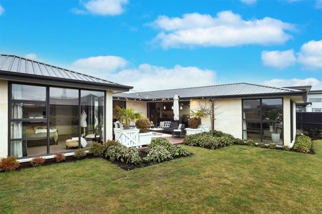 Photo of property in 11 Churchill Drive, Rangiora, 7400