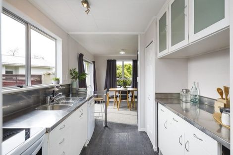 Photo of property in 12 Bendigo Street, Cloverlea, Palmerston North, 4412