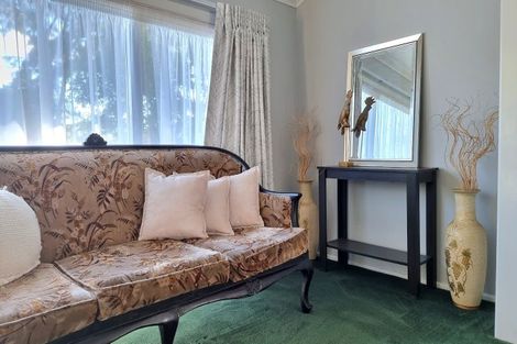 Photo of property in 176 Gossamer Drive, Pakuranga Heights, Auckland, 2010