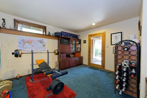 Photo of property in 11e Longfellow Parade, Glen Eden, Auckland, 0604