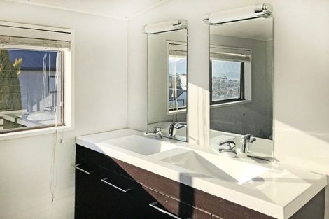 Photo of property in 40 Oregon Drive, Kelvin Heights, Queenstown, 9300