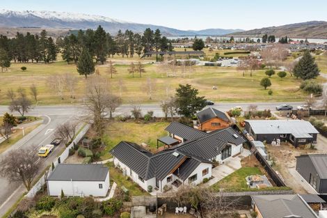 Photo of property in 60 Neplusultra Street, Cromwell, 9310