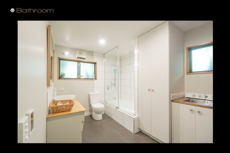 Photo of property in 12a Windsor Place, Queenstown, 9300