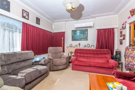 Photo of property in 277 Hobsonville Road, Hobsonville, Auckland, 0618