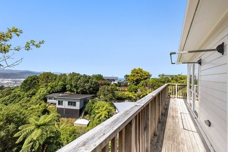Photo of property in 60 Maungaraki Road, Korokoro, Lower Hutt, 5012