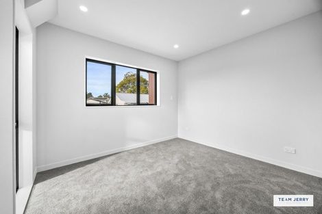Photo of property in 40d Trentham Road, Papakura, 2110