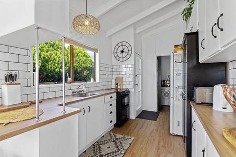 Photo of property in 1/72 Hyperion Drive, Randwick Park, Auckland, 2105