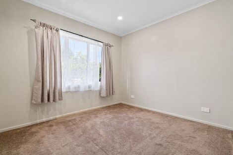 Photo of property in 16 Scott Road, Papakura, 2110