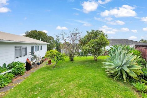 Photo of property in 141 Flanshaw Road, Te Atatu South, Auckland, 0610