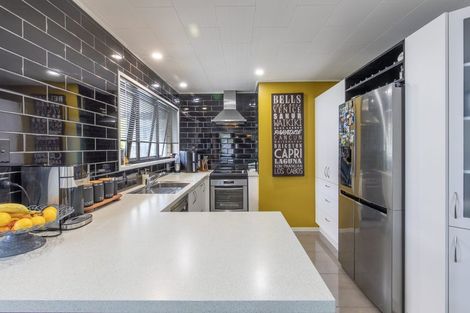 Photo of property in 3 Limbrick Street, Waipawa, 4210