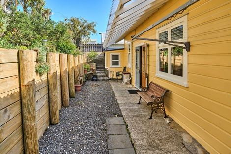 Photo of property in 133 Melbourne Road, Island Bay, Wellington, 6023
