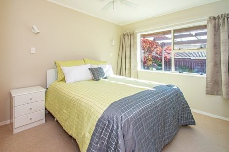 Photo of property in 52 Kuripaka Crescent, The Gardens, Auckland, 2105