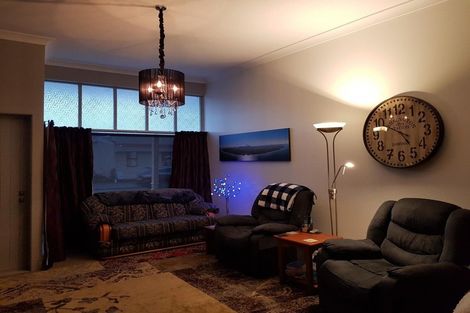 Photo of property in 129 Bridge Street, Eltham, 4322