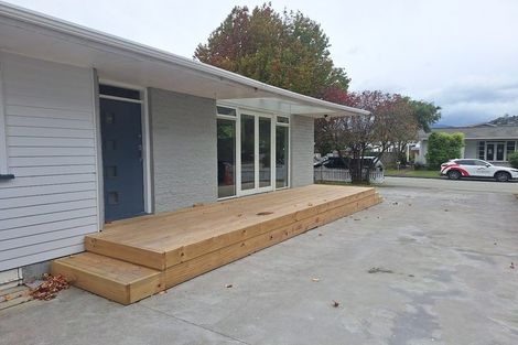 Photo of property in 15 Matuku Street, Heretaunga, Upper Hutt, 5018