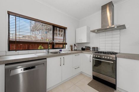 Photo of property in 12 Morrinsville Road, Hillcrest, Hamilton, 3216