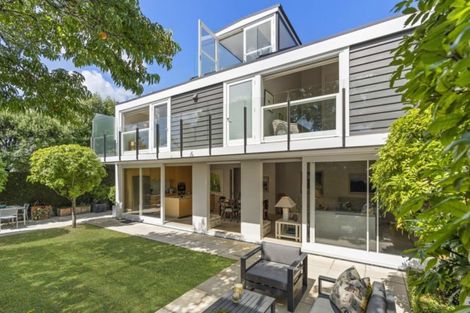 Photo of property in 5f Church Street, Devonport, Auckland, 0624