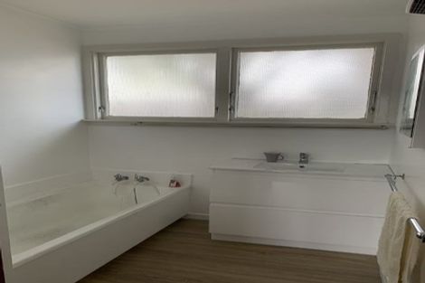 Photo of property in 185 Avonhead Road, Avonhead, Christchurch, 8042