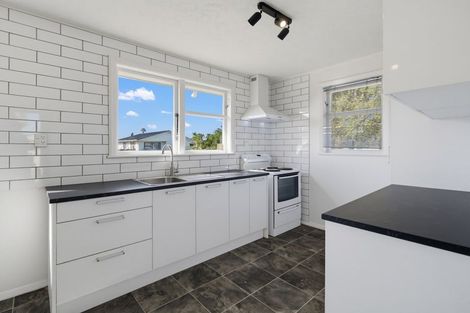 Photo of property in 18 Wyatt Avenue, Onekawa, Napier, 4110