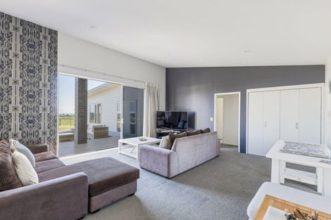 Photo of property in 576a Mangorei Road, Mangorei, New Plymouth, 4371