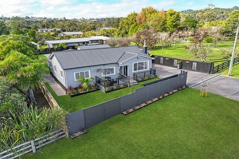 Photo of property in 84 Shaw Road, Oratia, Auckland, 0604