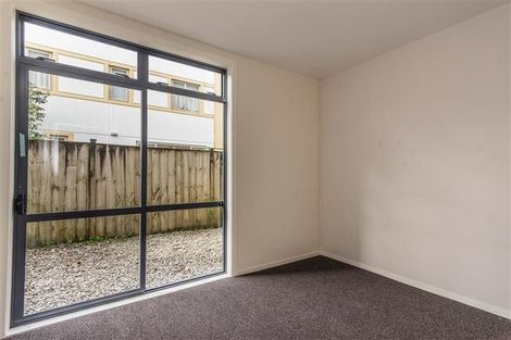 Photo of property in Krisley Court, 15/6 Ambrico Place, New Lynn, Auckland, 0600