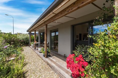 Photo of property in 25 The Heights Avenue, Wanaka, 9305
