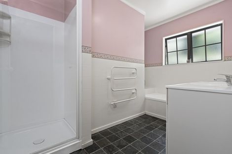 Photo of property in 31 Matauwhi Road, Russell, 0202