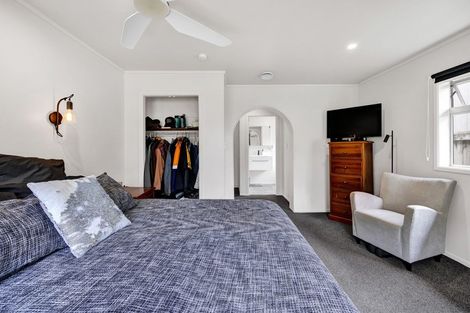 Photo of property in 4 Douglas Street, Hawera, 4610