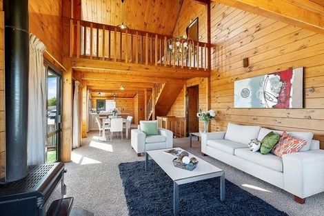 Photo of property in 24 Mercury Way, Whitby, Porirua, 5024