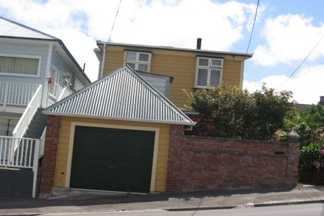 Photo of property in 32 Austin Street, Mount Victoria, Wellington, 6011