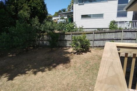 Photo of property in 2/21a Ludlow Terrace, Totara Vale, Auckland, 0627