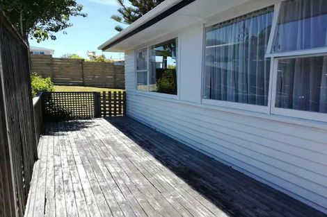 Photo of property in 29 Sycamore Drive, Sunnynook, Auckland, 0620