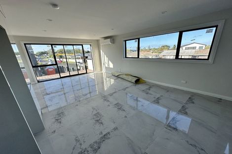 Photo of property in 2c Convair Crescent, Mangere, Auckland, 2022