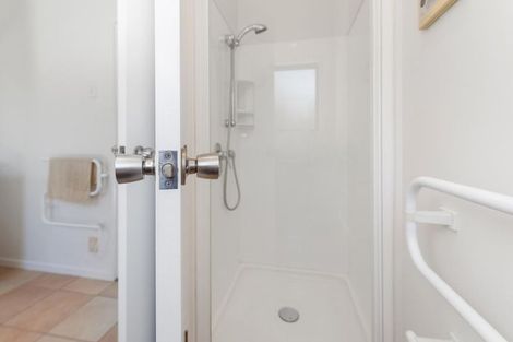 Photo of property in 8 Burgundy Park Avenue, Henderson, Auckland, 0612