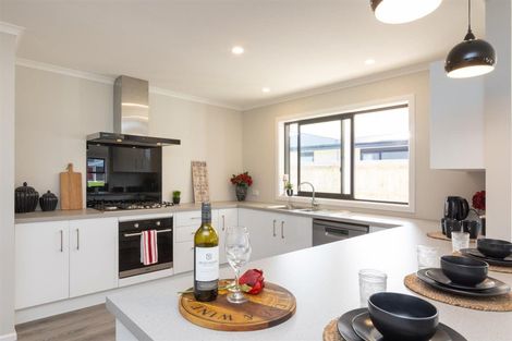 Photo of property in 10 Oldfield Lane, Marton, 4710