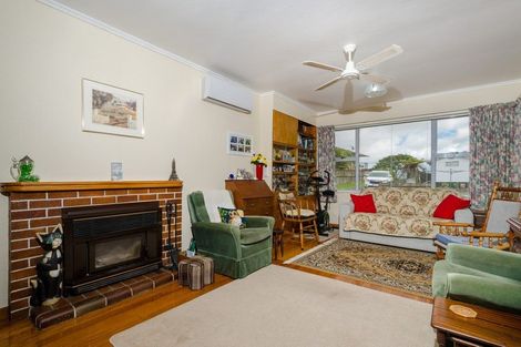 Photo of property in 9 Mcleod Road, Henderson, Auckland, 0612