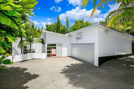 Photo of property in 16c Charmaine Road, Torbay, Auckland, 0630