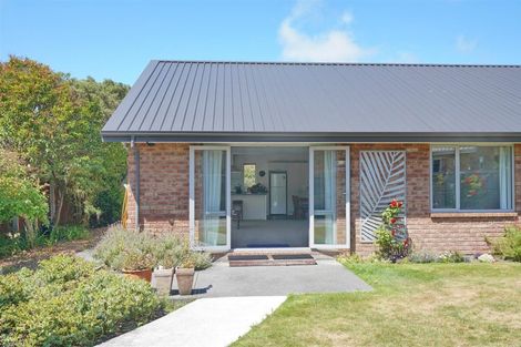 Photo of property in 8a Roscoe Street, Saint Martins, Christchurch, 8022